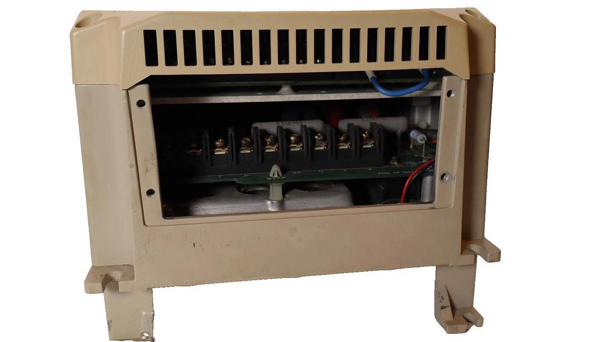 Used Yaskawa Varispeed 616T3 AC Drive 200v Class Inverter CIMR-T3A23P7 6.9kVA 3ph