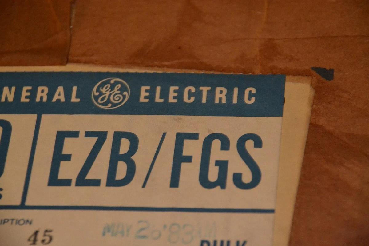 Used (New) GE EZB/FGS 250W 120V EZB FGS Photo, Projection, Video, Stage, Light Bulb