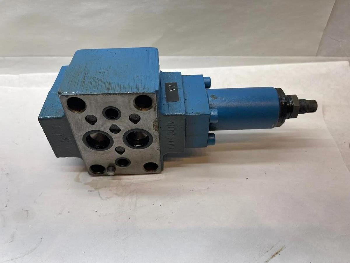 Used Rexroth DR10DP2-32/150YM pressure reducing valve