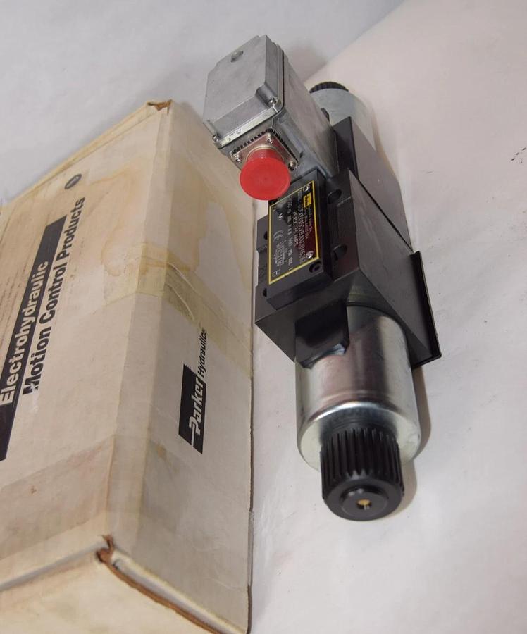 PARKER D3F D3FXE01SCVBJ0030X6262 24vdc 3.5a Prop Directional Control Valve NEW