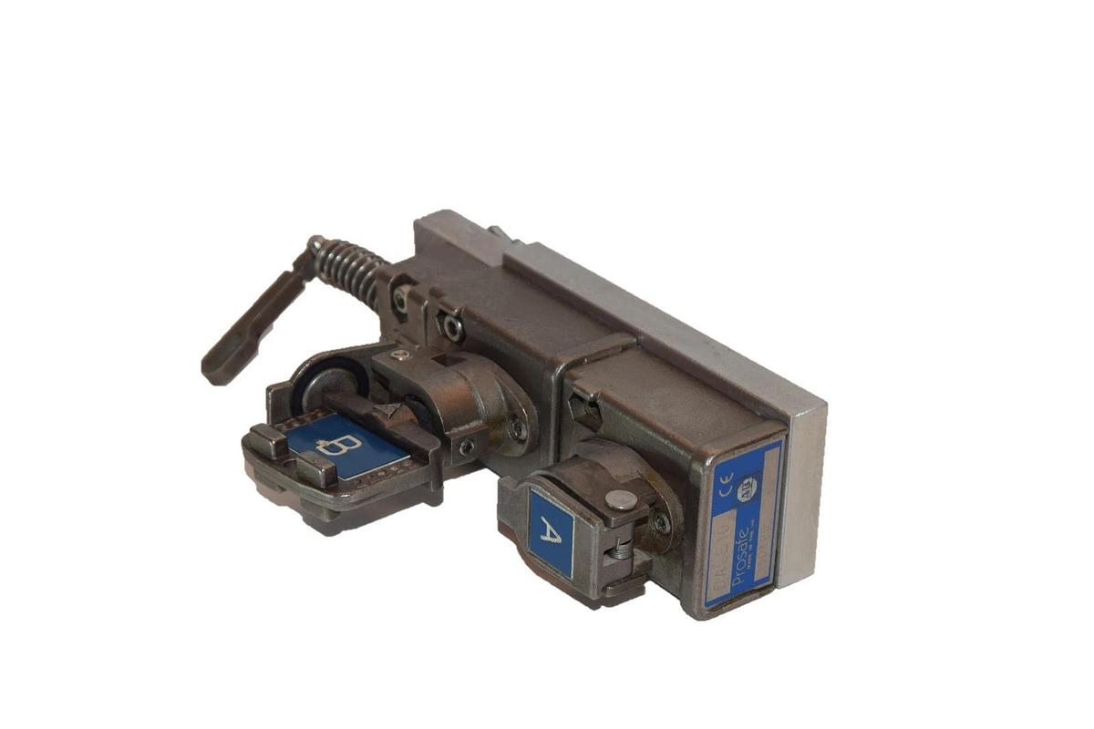 Used ALLEN BRADLET  DALE10 KEY EXCHANGE  Prosafe Guardmaster 150485 A B