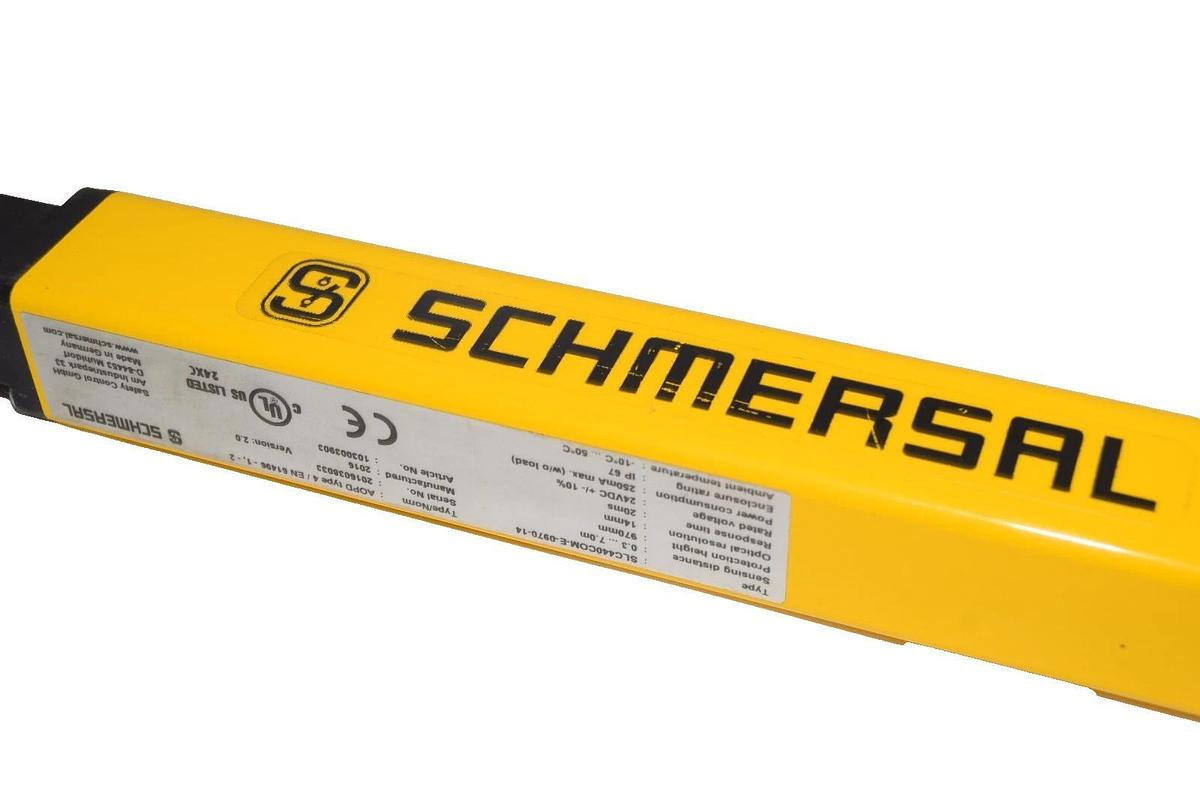 Schmersal Safety Light Curtain SLC440COM-E-0970-14 Emitter .3-7.0m 24VDC (New)
