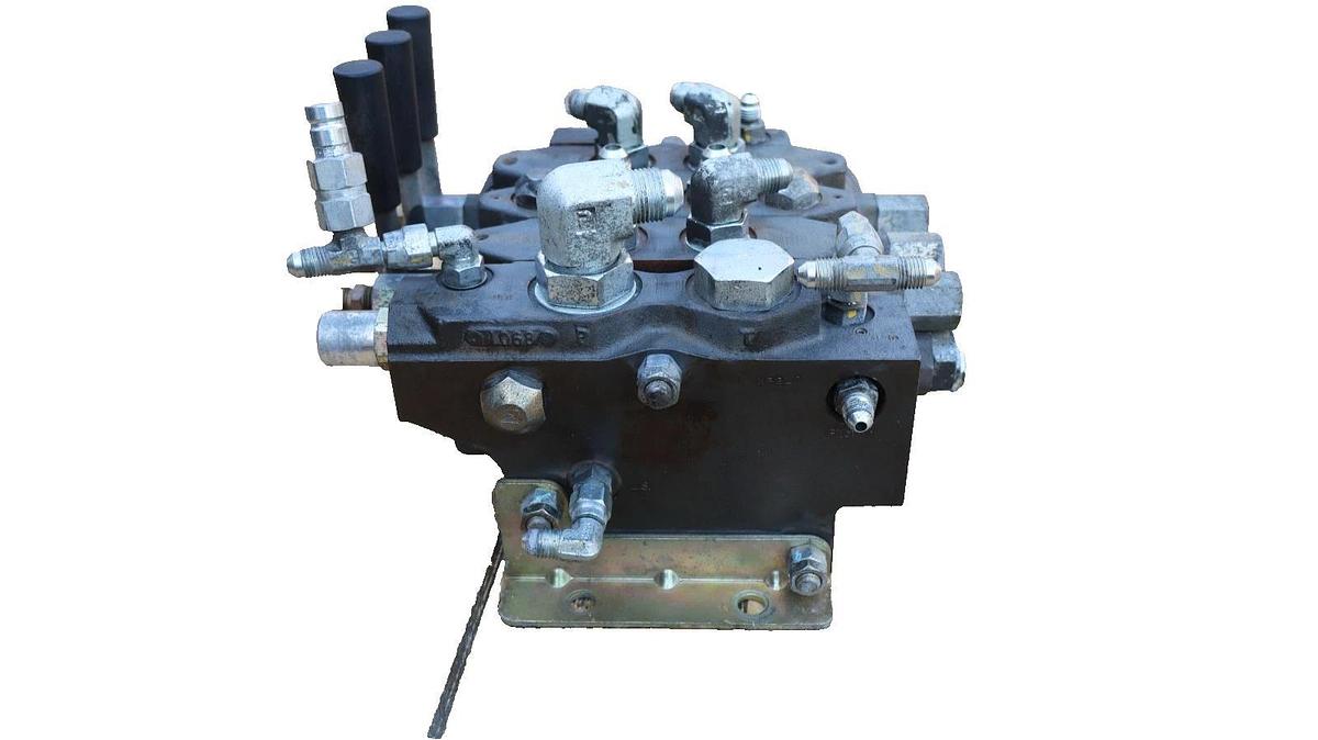 Used Altec DB5195.800 Hydraulic Valve Block 3 spool 3 spool Valve Manual Operated