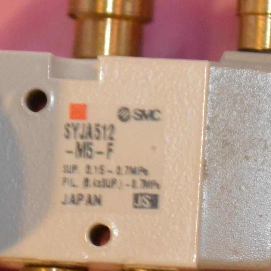 Used SMC AIR VALVE SYJA512-M5-F SYJA512 M5 F SYJA512M5F