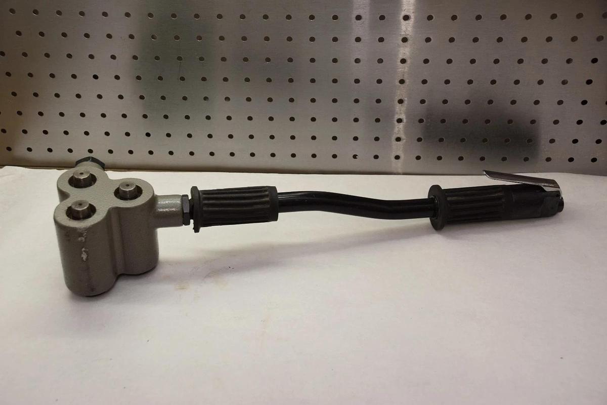 Used Taylor Pneumatic Concrete Scaling Hammer T-7604A T7604A