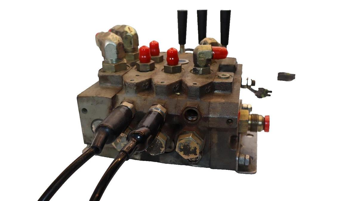Used Altec 3 Hydraulic Valve 3 Spool Valve Block DB5195.800 8220 4009 8178