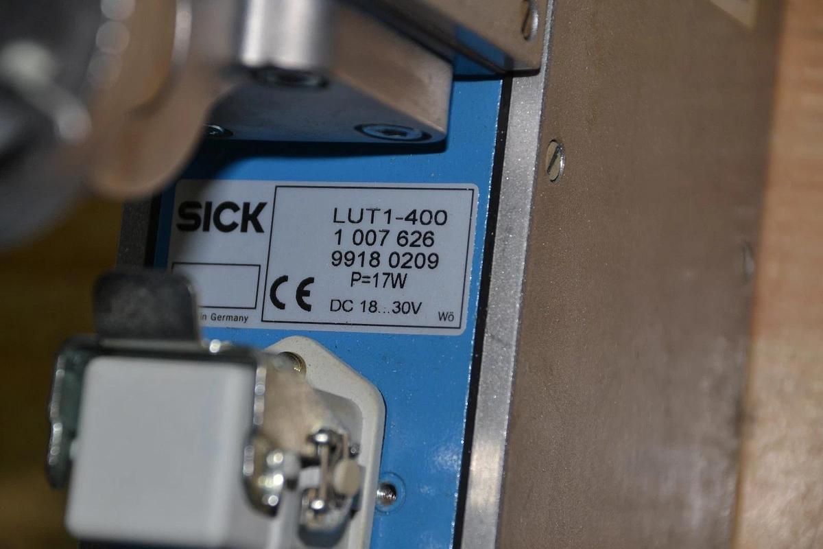 SICK OPTIC ELECTRONIC LUT1-400 Luminescence Sensor  LUT1400 *New*
