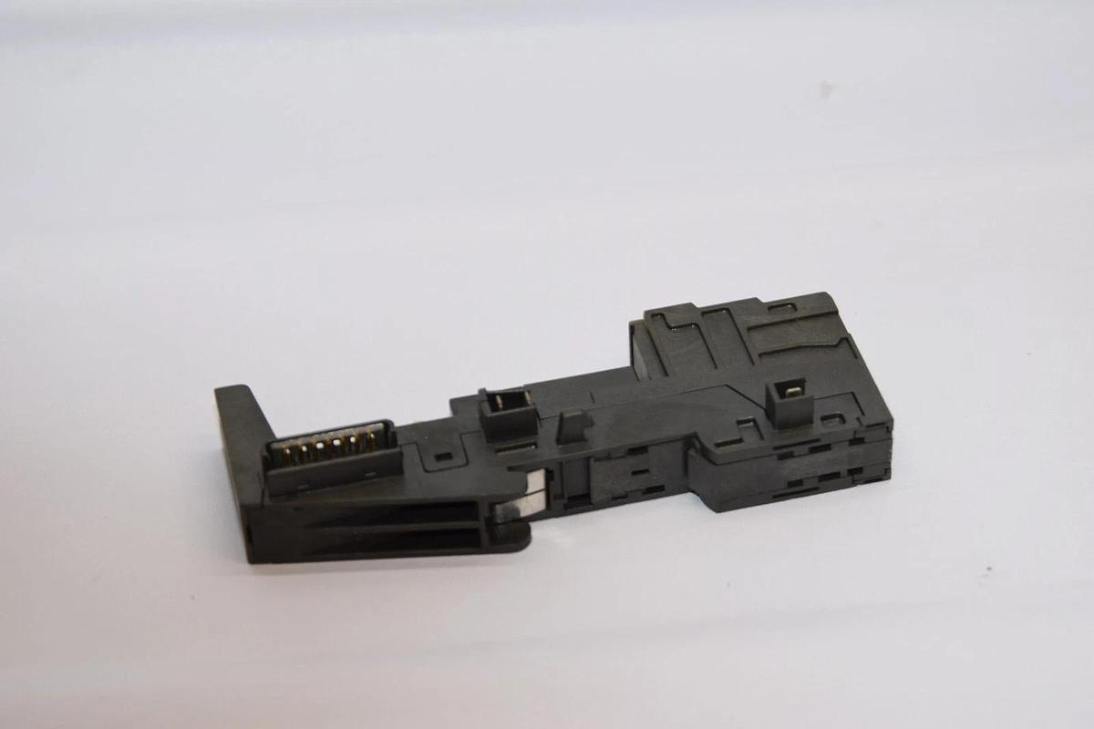 Used SIEMENS 6ES7 193-4CB00-0AA0 TM-E15S23-01 For ET200S Terminal Module