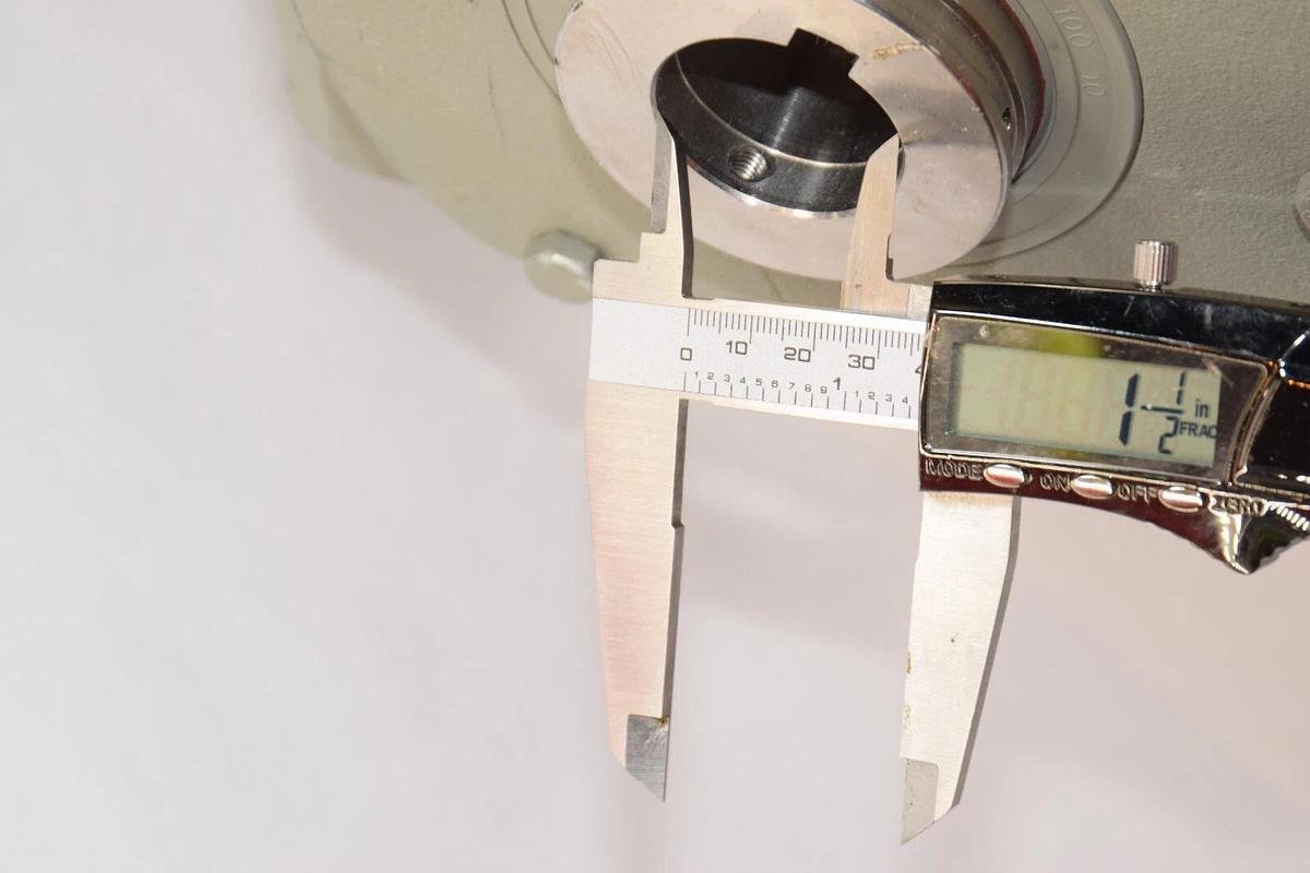 (NEW) STERLING 2300HWFHQ755615 1750rpm 1.52HP 75:1 Ratio Gearbox