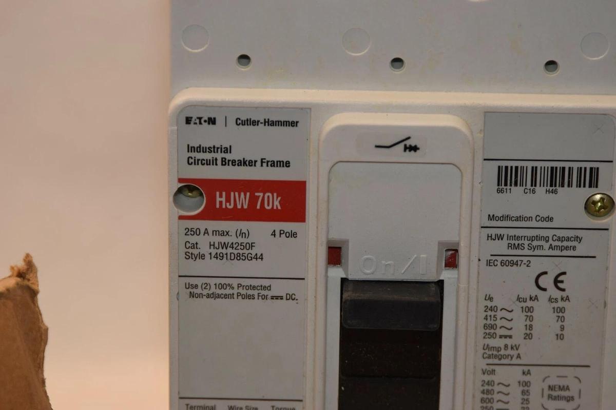 (NEW) EATON CUTLER HAMMER HJW4160V HJW4250F HJW70K 4P 160A Amp Circuit Breaker