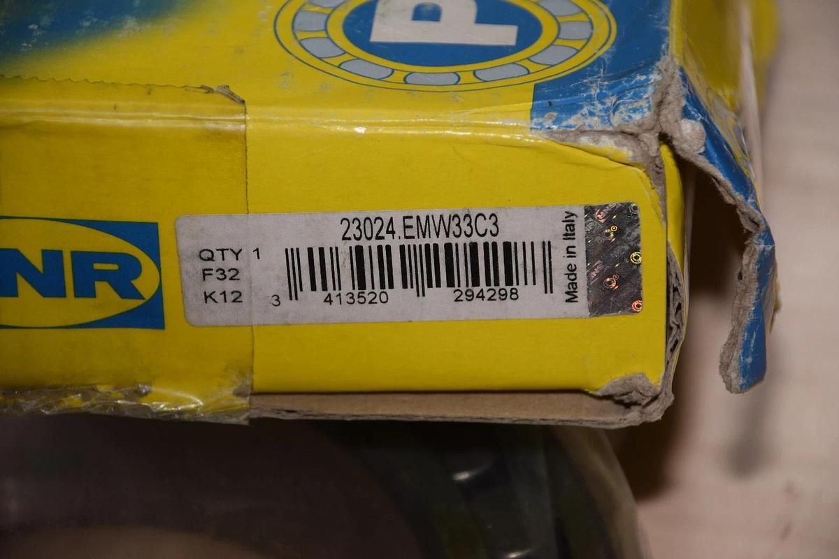 New SNR  23024EMW33C3 Spherical Roller Bearing 23024.EMW33C3