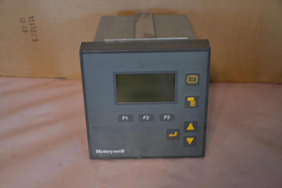 Used HONEYWELL 9782C-S0-C3-E1000-BD 120/240VAC 50/60Hz 0-60C ANALYZER/CONTROLLER