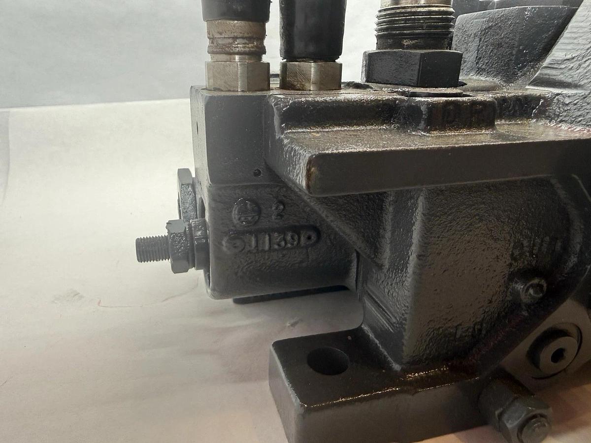 Used Altec Vermeer Prince Hydraulic Valve 1 Spool Valve block 1139 DB8505-800 AE21