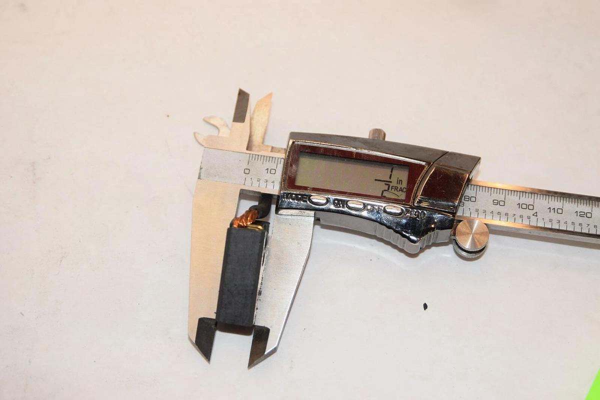 (NEW) HELWIG / MEW GH-125 GH125 25/32" x 1/2" Carbon Brush