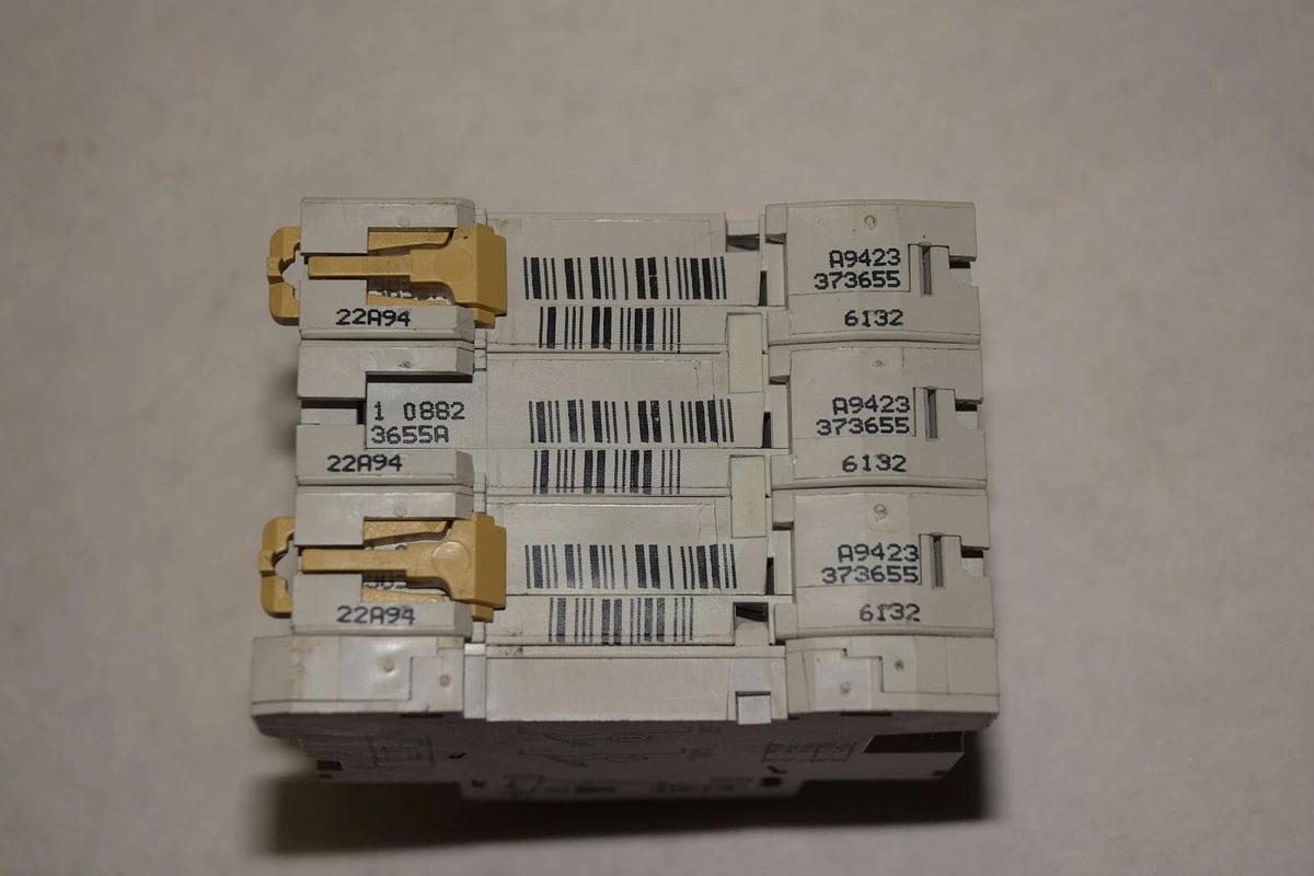 Used MERLIN GERIN C60N B32 MULTI9 400V 3 POLE CIRCUIT BREAKER