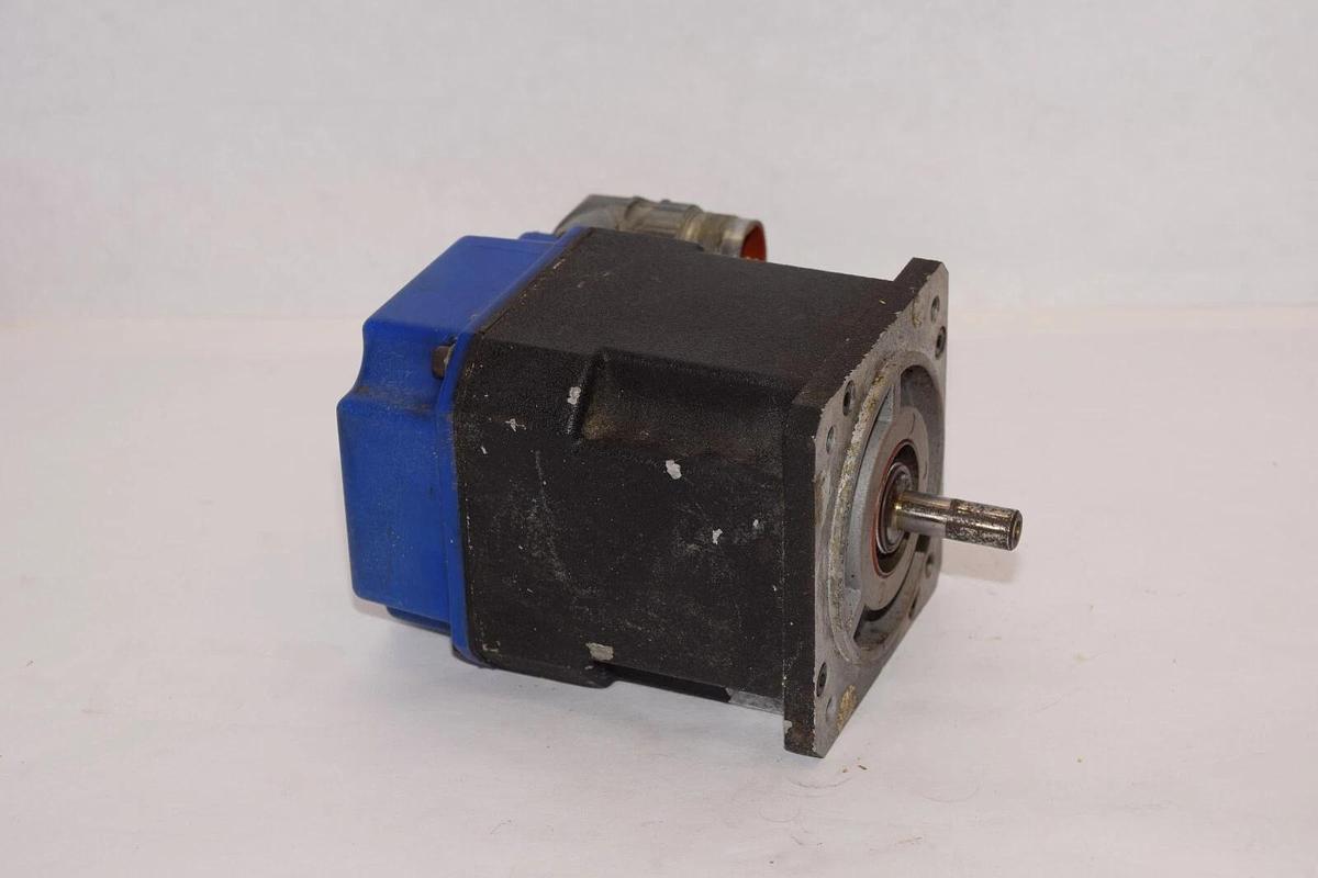 Used KOLLMORGEN MT302A1-R2C1 230V 4500rpm Goldline XT Servo Motor