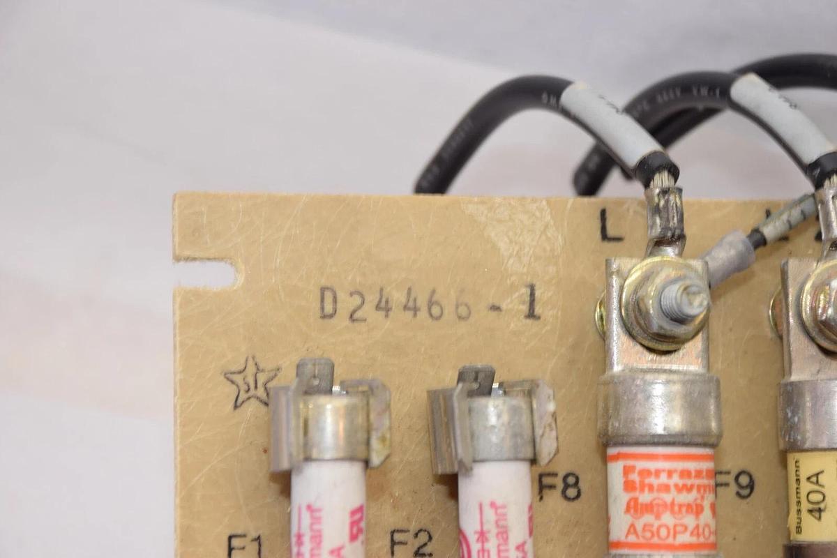 Used BUSSMANN D24466-1 , BC6032Q , 5Amp Buss , 40Amp , 2Amp CC-Tron Fuse Block Card