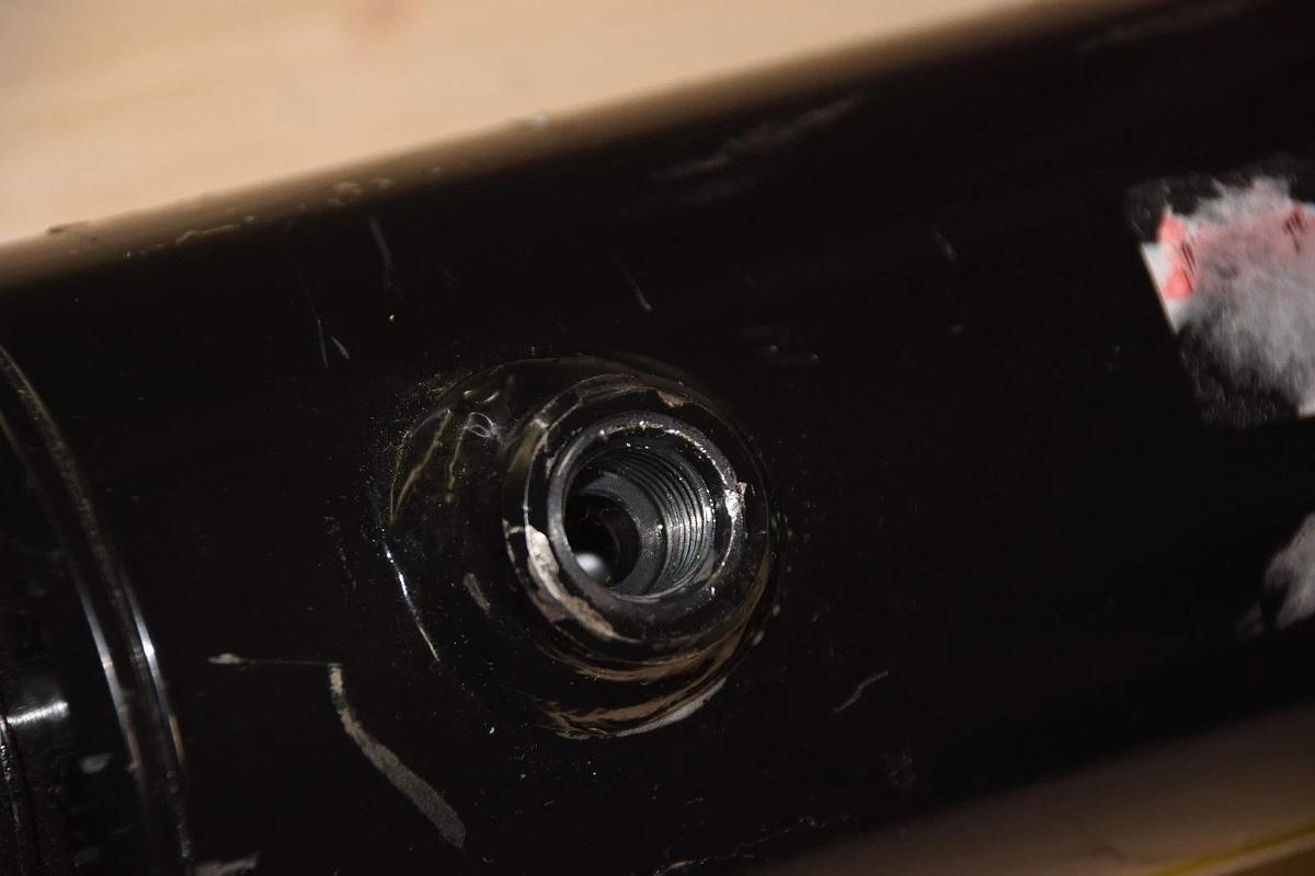 Hydraulic Cylinder 242805-2-48 9035193 G28203551 22" L  12" stroke  1-1/2" rod