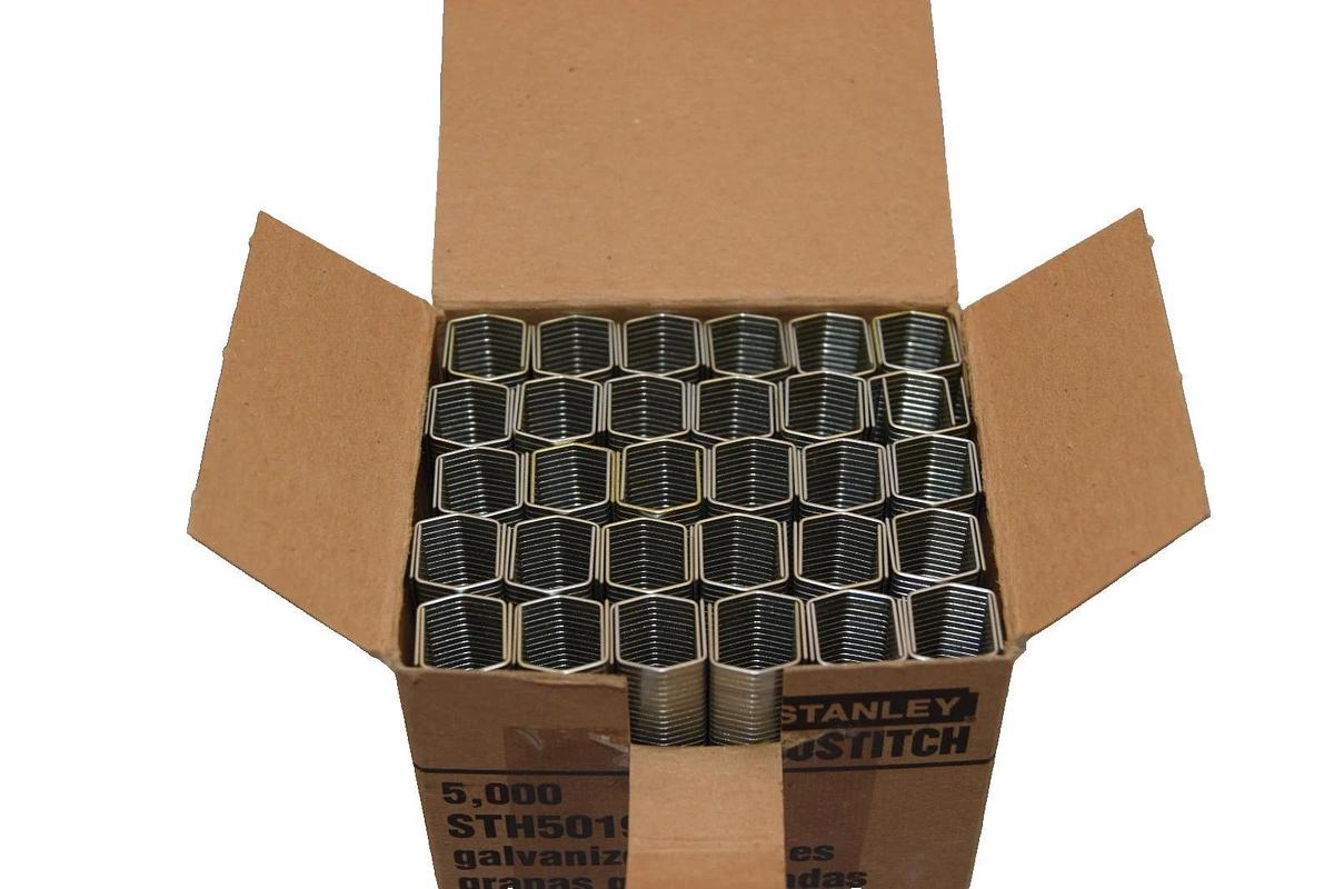 Stanley / Bostitch STH5019 3/8 , 3/8" Galvanized Staples (New - Lot of 15,000)