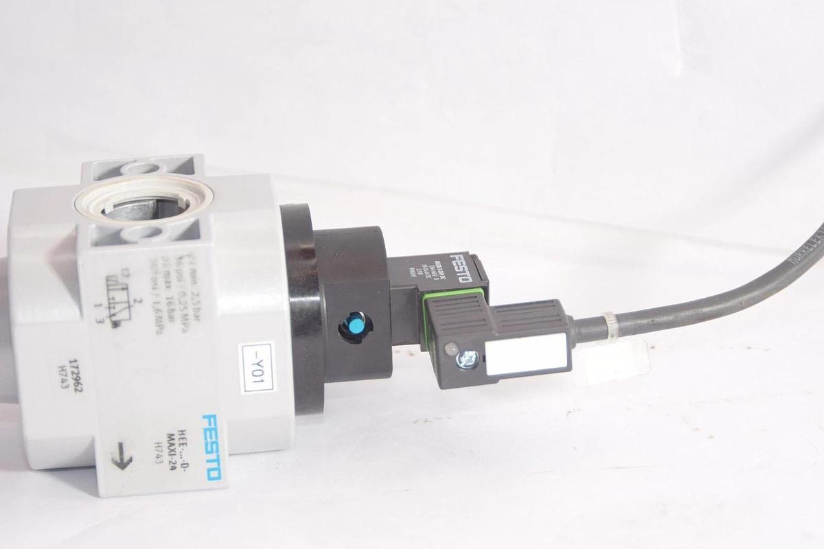Used FESTO HEE-...-D-MAXI-24 2.5Bar 36psi On/Off Valve