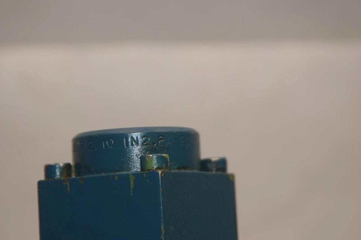 Used REXROTH Mannesmann 4WRS 6E16-21/24Z8/M 019640M-11 Directional Valve