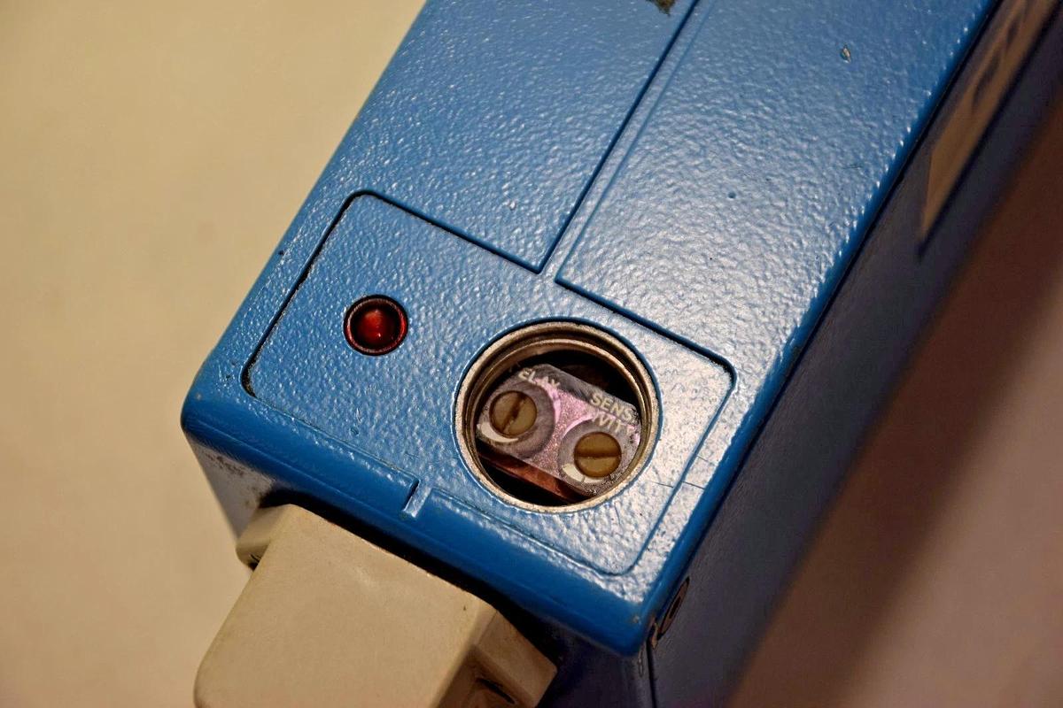 Used SICK LUT1500 Sick optic electronic scanner sensor LUT1-500 1 007 597 9941 0087