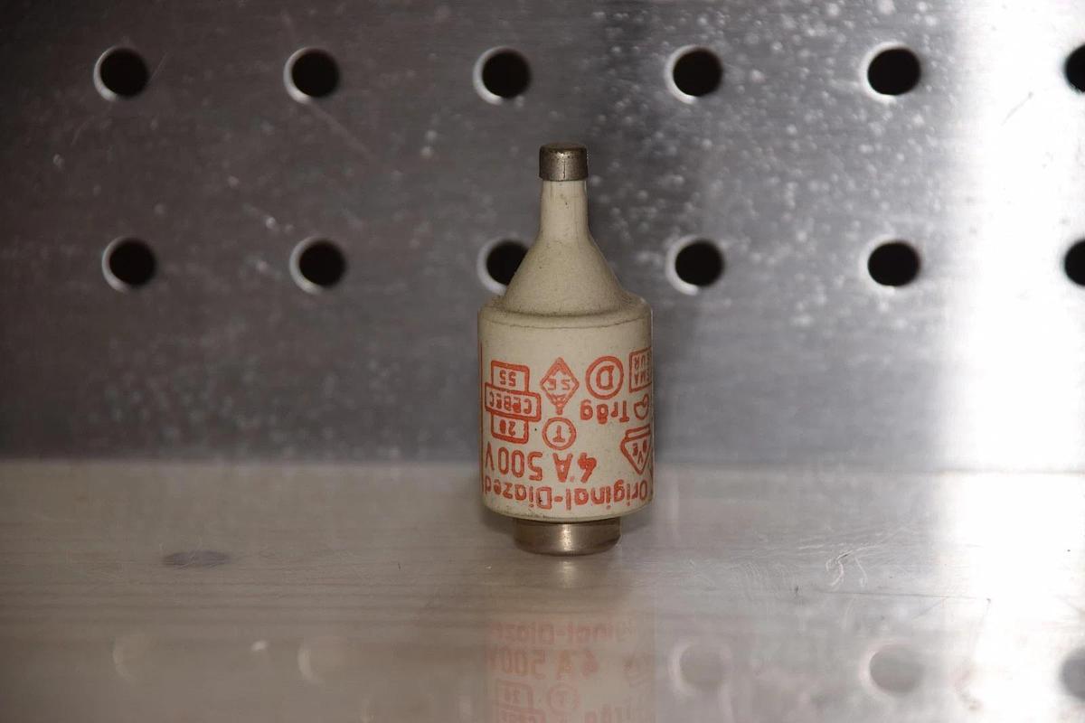 Siemens Original Diazed 4A 500V 4Amp Trag Fuse 4 A (NOS)