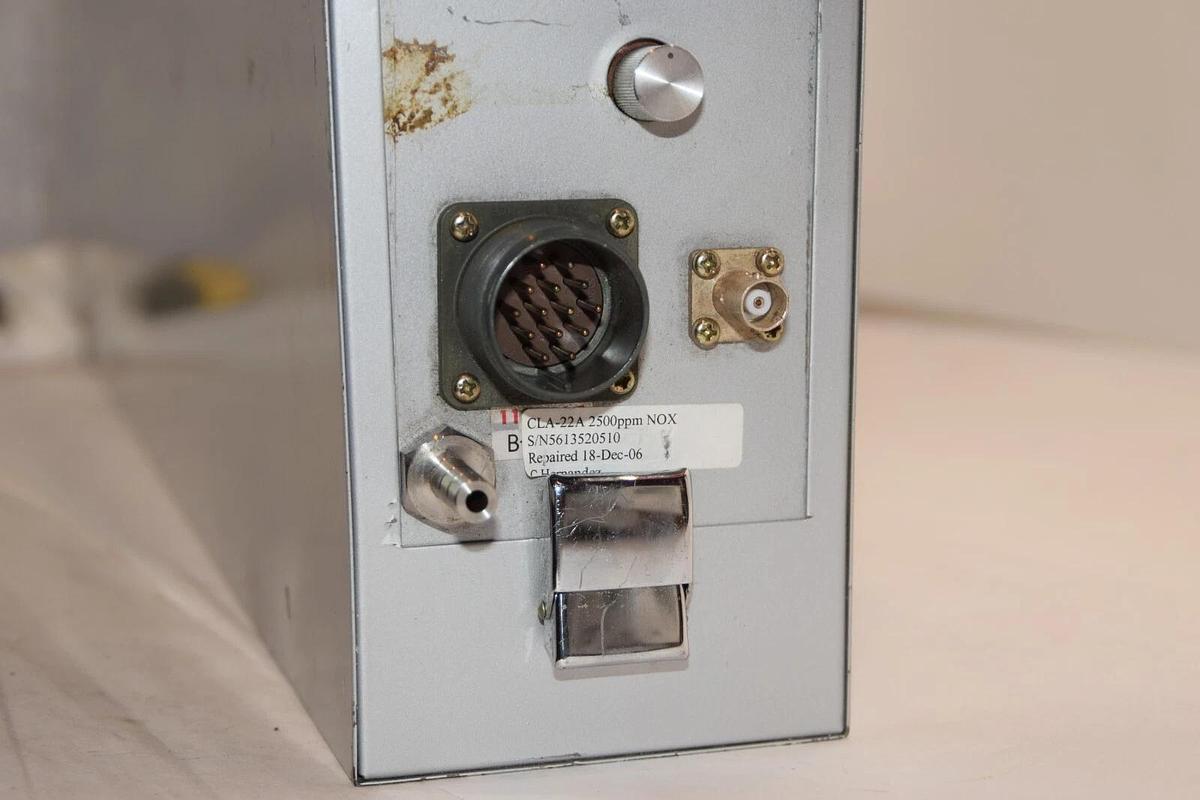 Used Horiba CLA-22A CLA22A Chemiluminescent Analyzer 2500ppm NOX