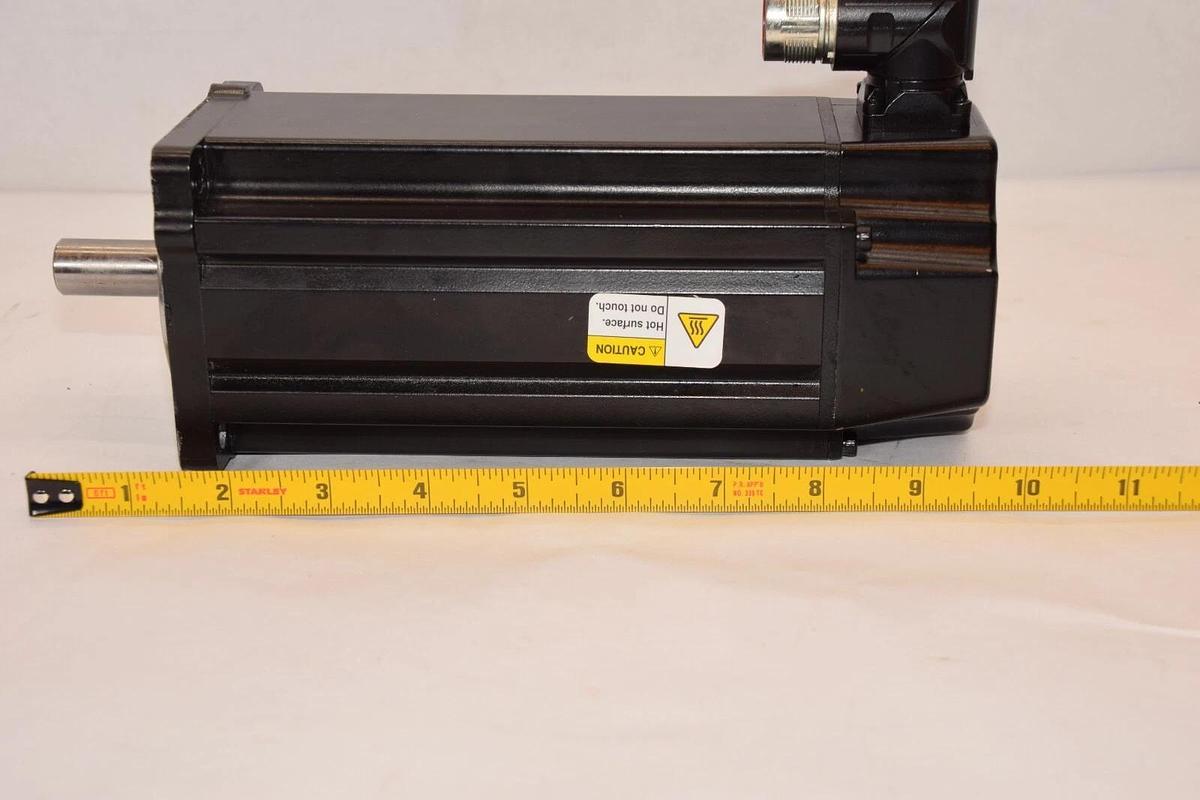 Used ALLEN BRADLEY CAT VPL-B1003T-PK14AA Series A 480V 3Ph Kinetic AC Servo Motor