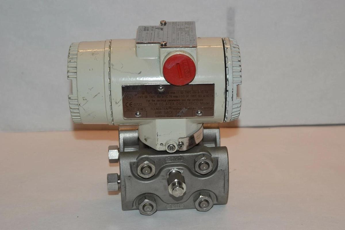 Used ABB 2600T Pressure Transmitter 264DSFSSA3A1 SR03058 6403004019