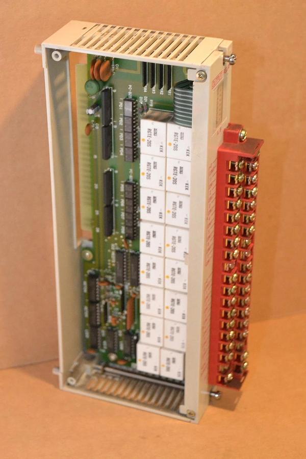 Used Sharp Satellite Output Relay ZW-16S4D ZW 16S4D ZW164SD PLC Module