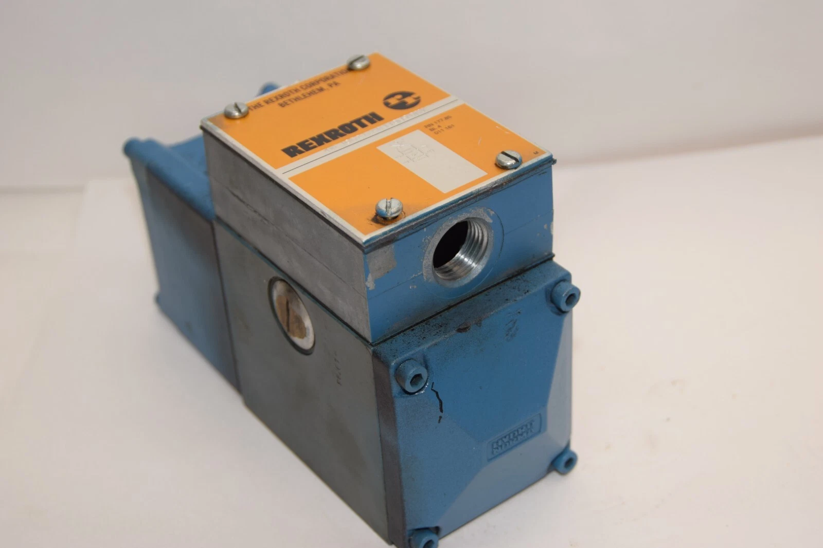 Used REXROTH 4WE10D21/AW110N9DAV Solenoid Valve