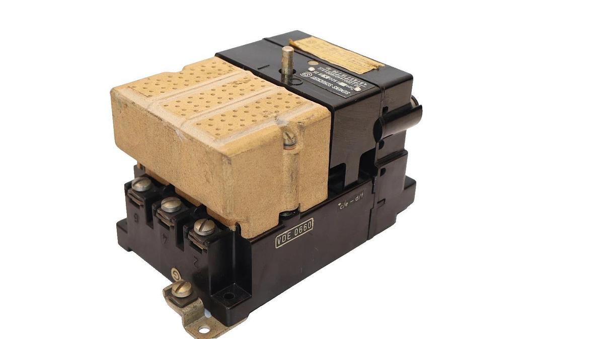 Used Siemens R920III25 , R920 X III 25 600Vac 100Amp Overload Relay Vintage (NOS)