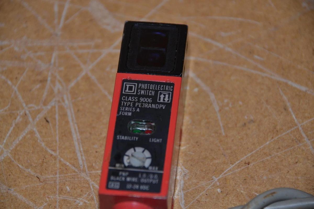 Used SQUARE D PE3RANDPV CLASS 9006 SERIES A 12-24VDC PHOTOELECTRIC SWITCH