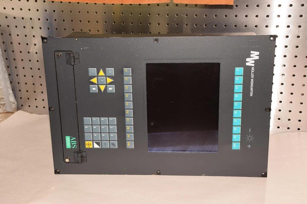 Used BECKHOFF  PC Control Unit PC Screen B-line B2000F DA002383 2B-1-A-03