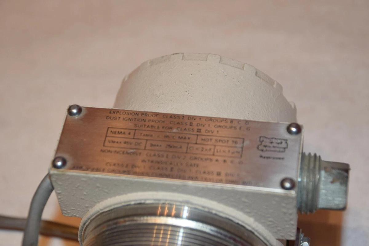 Used TAYLOR INSTRUMENT 42S1636J001 600psi PRESSURE TRANSMITTER