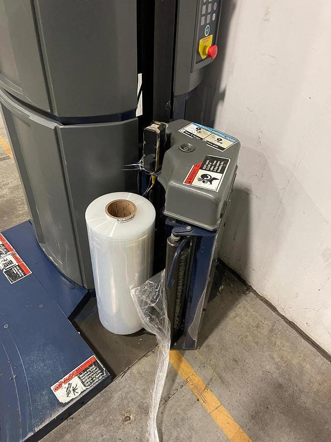 Used *JUST SERVICED* Lantech Q-300 115V Shrink Wrap Machine Semi Auto Stretch Wrapper