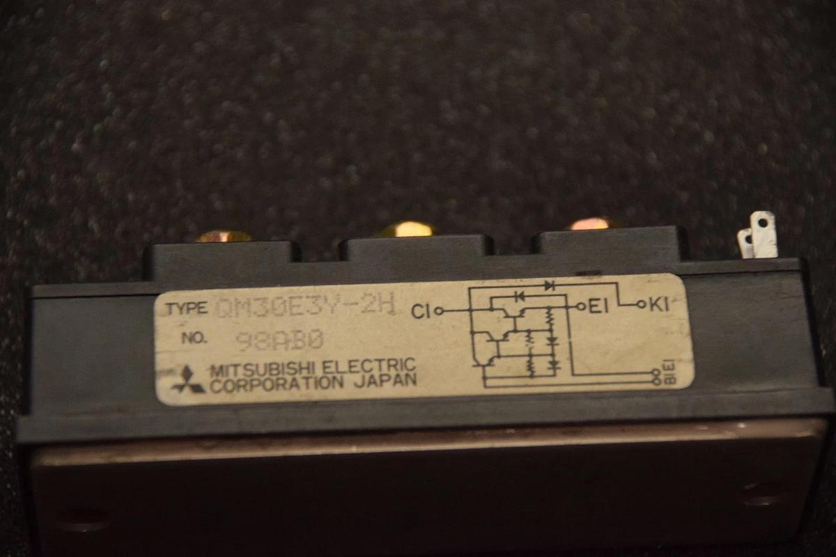 MITSUBISHI ELECTRIC QM30E3Y-2H QM30E3Y2H MODULE NEW