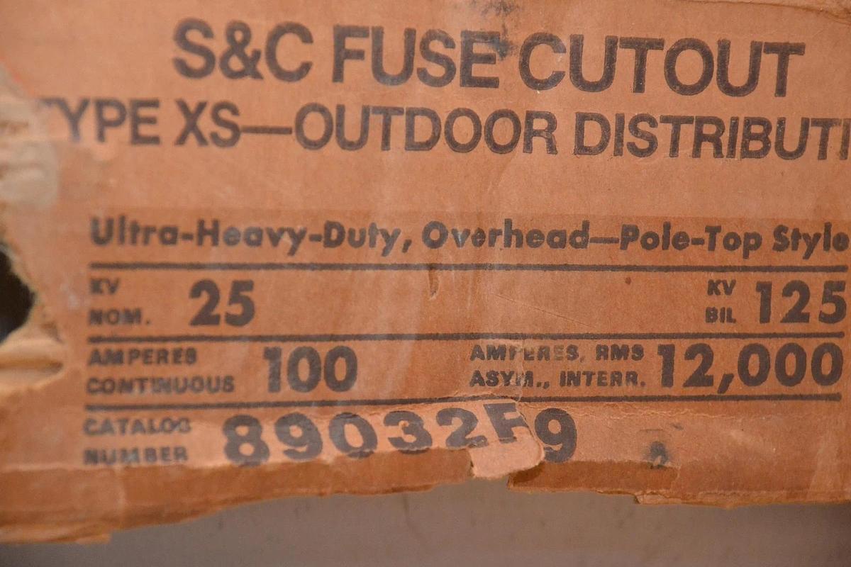 S&C Fuse Cutout XS Outdoor Distribution 25kv 125kv 100a 12000a rms 89032R9 NEW