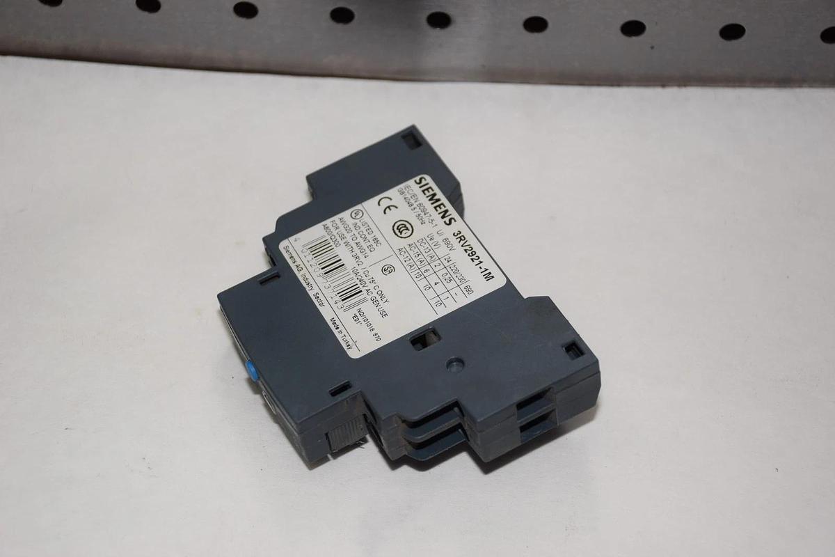 Used SIEMENS 3RV2921-1M 3RV29211M 690V 20-14 AWG SIGNALING SWITCH