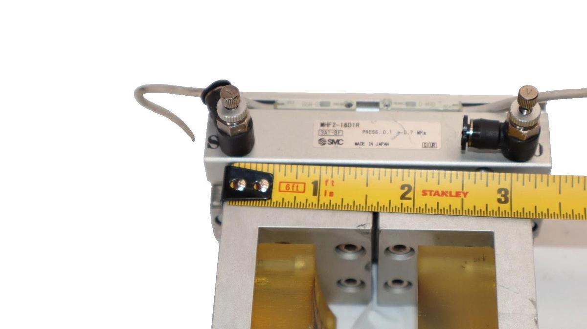 Used SMC MHF2-16D1R , MHF216D1R 0.1-0.7MPa Low-Profile Gripper Air Cylinder