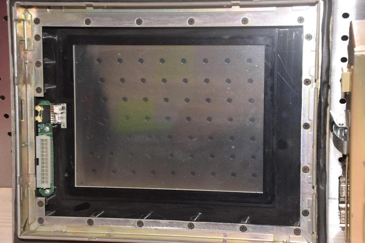 Used GE Fanuc Display Station 2000 Operating Panel 2BCM2-2D00-0001 IC752WTE000D