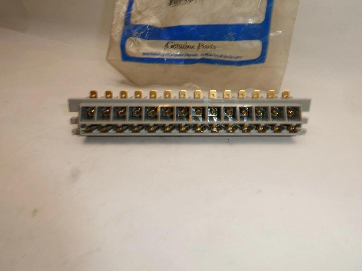 (NEW) MILLER 079783 Conn Edge Multitap 14SKT Plug