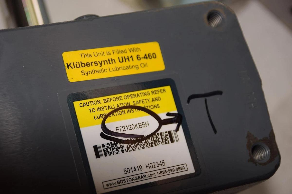 BOSTON GEAR F72120TB5H F72120KB5H GEAR REDUCER NEW