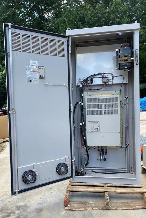 Used Yaskawa Drive F7CBB240PCTV VFD Typ 1 Enclosure Panel CIMR-F7U4132 480v 260a 3ph