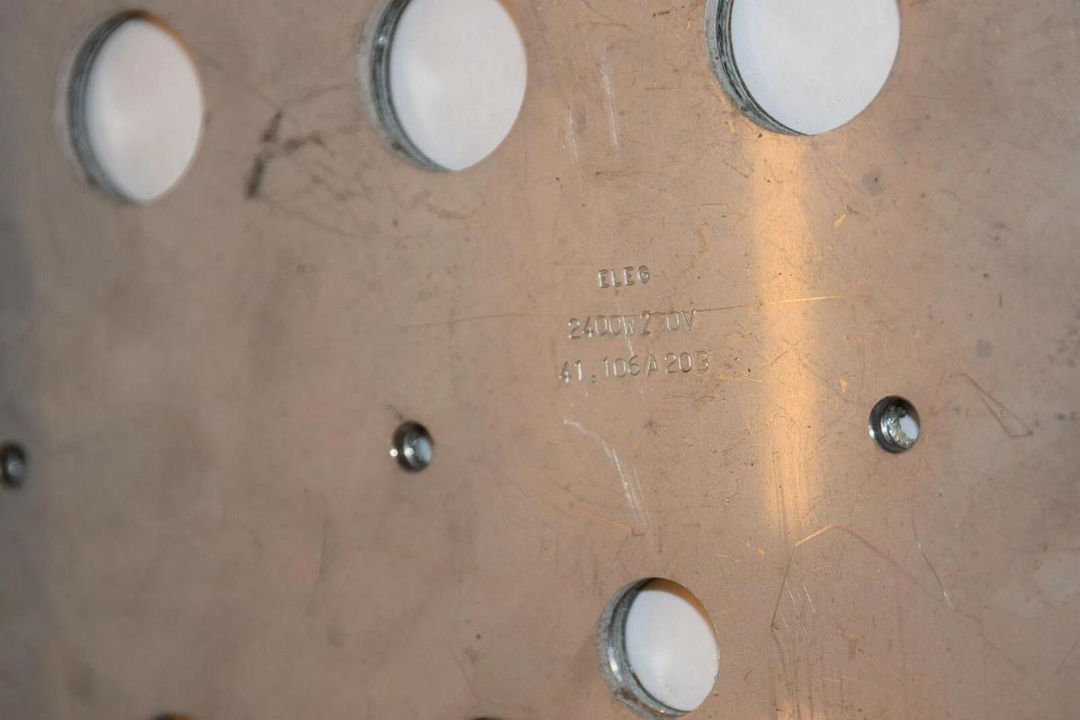 (NEW) ELEG 230V 2400W 41.106A203 Approx. 15.25" x 10.5" Heating Element Plate