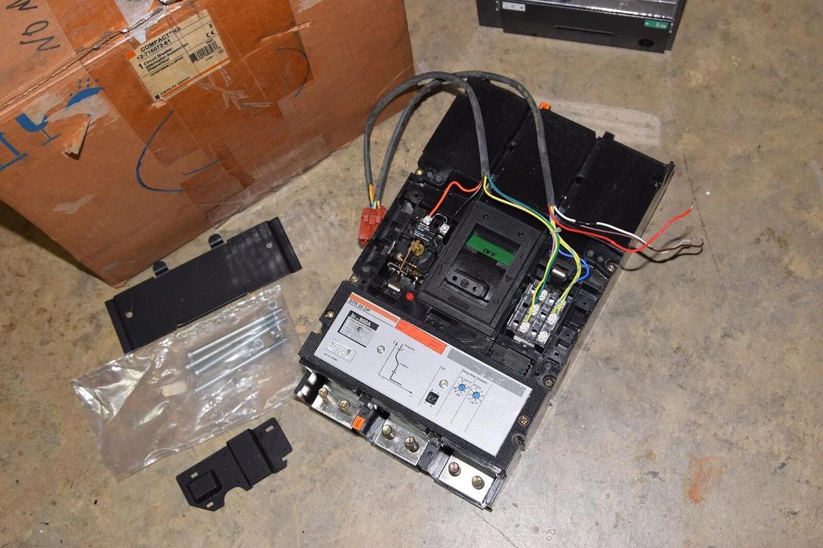 MERLIN GERIN 12-716072-61 800A Amp 3P Compact NS Circuit Breaker (NEW)