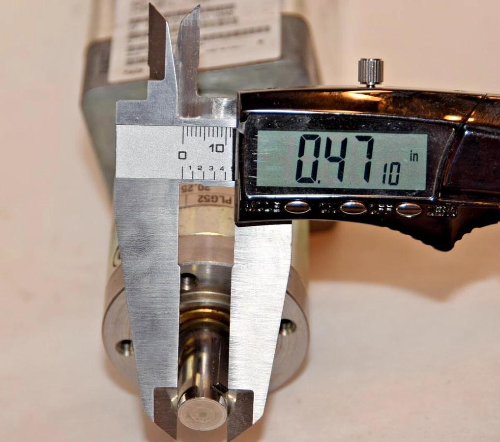 Used Siemens SimoDrive Motor Gearbox 24v 1P6SN2132-1CK11-1BA0 1P 6SN2132-1CK11-1BA0 M