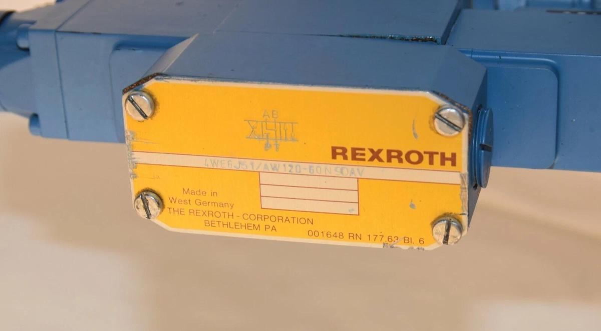 Used Rexroth Valve 4WEH22J60/6AW120-60N 9ETDAV 4WE6J51/AW120-60N9DAV Valve Stack