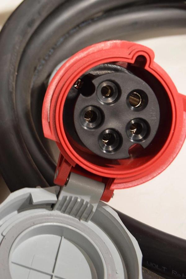 E+I Engineering Group IMPB-TOB-VADATA-WMW-30A, 2X-3Amp PowerBar Buss Tap Tapoff